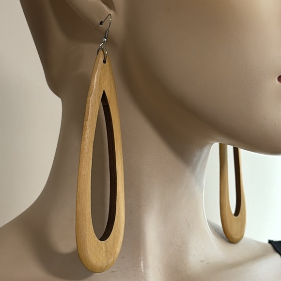 🛑🛑Sold - Natural Wood Dangle Earrings - Picture 11 of 13